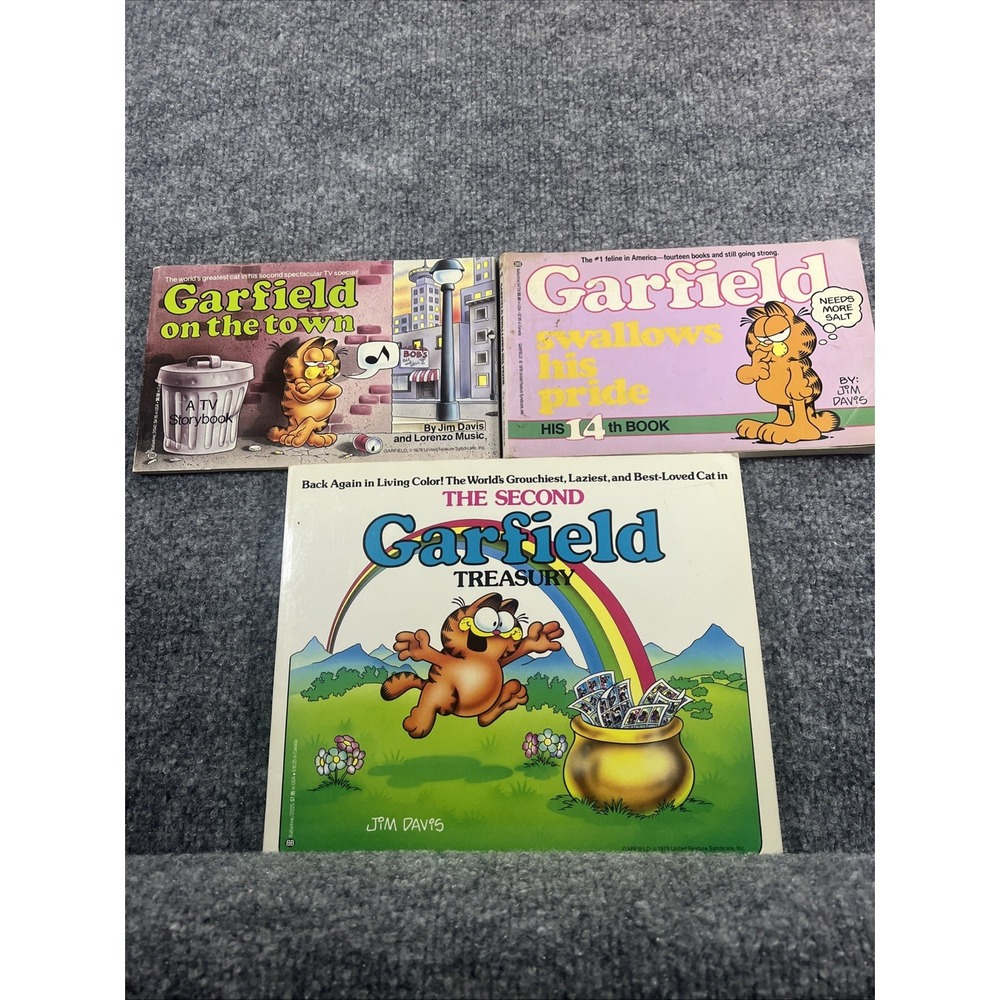 VTG Garfield Book Lot (3) 1983 Second Treasury/ On the Town FIRST PRINTINGS